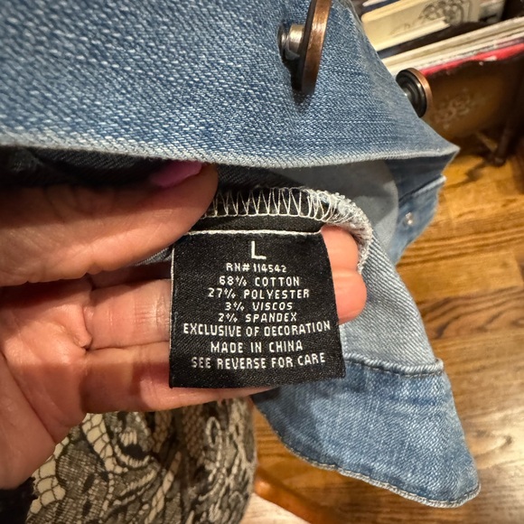 Joujou Premium Denim Collection Floral Embroidered Jean Jacket - Size Large - Picture 10 of 12